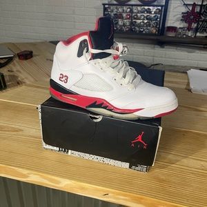 Jordan retro 5 Fire Red size 11
